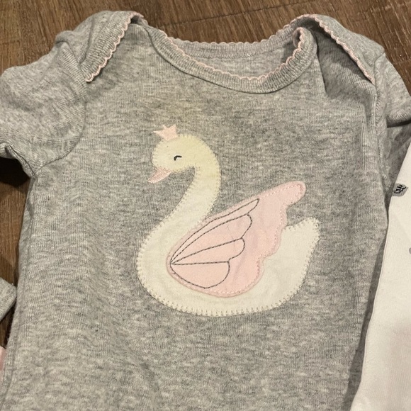 6 Month Long Sleeve Onesie Lot - Picture 4 of 5